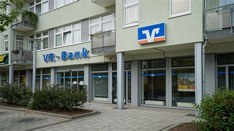 Mit der vr bankingapp können sie ihre bankgeschäfte überall erledigen. VR-Bank Fläming eG, Geschäftsstelle Ludwigsfelde in ...
