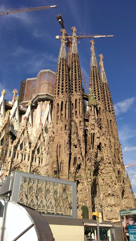 Самые новые твиты от エロいアニメの動画 (@xtwpp): 【スペイン】街中が美術館!バルセロナでガウディ建築を堪能 ...