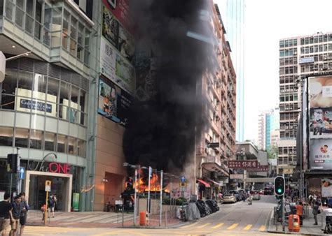 The site owner hides the web page description. 尖沙咀The ONE露天咖啡店起火 濃煙沖天｜即時新聞｜港澳｜on.cc東網