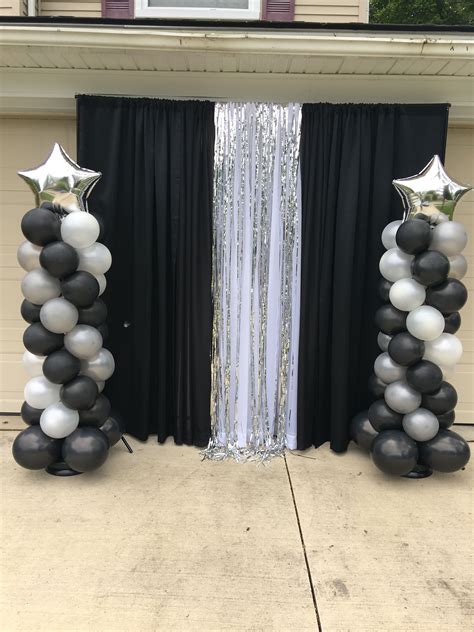 Pin By Mary Garcia On Shelly Graduation Prom Decor Prom Party