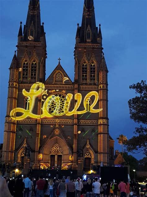 Mary's cathedral kuala lumpur 229 зрителей. Lights of Christmas - St Mary's Cathedral Sydney