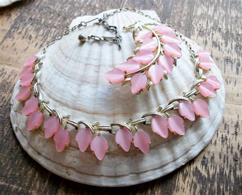 Vintage Signed Coro Pink Leaf Thermoset Moonglow Lucite Necklace And
