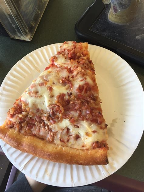 Learn more about how many calories are in a slice of pizza. I just can't estimate the calories of this thick crust ...