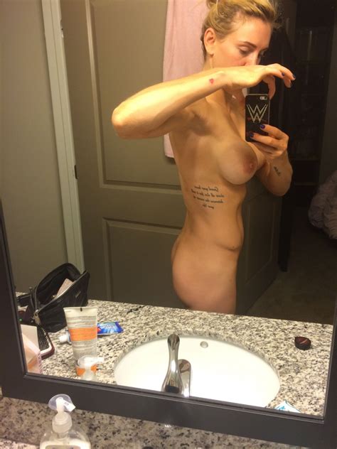 Hope Solo Leaked Nude Selfies