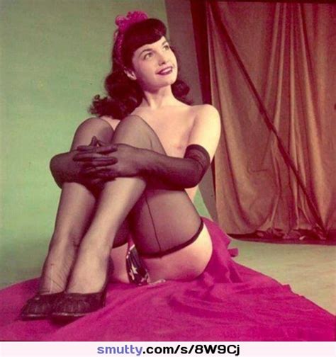 Pinup Bettiepage Bettie Page Queen Of Pinups Classic Retro Smutty Com