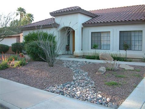 Transform Your Front Yard With These Desert Landscape Ideas