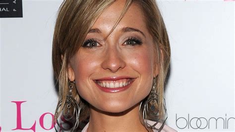 Allison Mack Arrest How Smallville Star Tried To Lure Actress Into Alleged Sex Cult