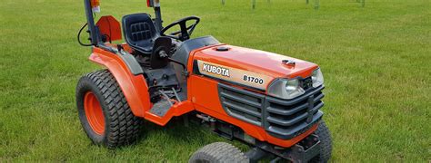Used Kubota Compact Tractor B1700 Hst Tractor On Large Turf Tyres