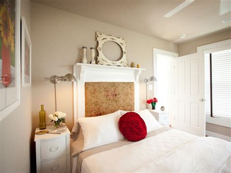 You can make them yourself or resort to the help of a master. 15 Easy DIY Headboards | DIY