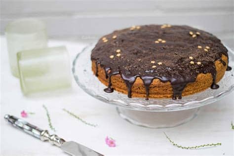 Para hacer esta tarta de zanahoria y nueces lo primero que tienes que hacer es colocar los 7 vacía la masa en un molde previamente engrasado y cocina el pastel de zanahoria y nueces en el horno otras recetas de tarta de zanahoria casera. Tarta de zanahoria vegana con cobertura de chocolate ...