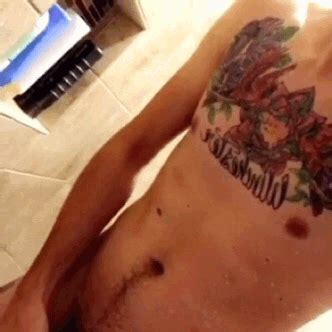 OMG He S Naked Skateboarder Instagram Star And Jeffree Star S
