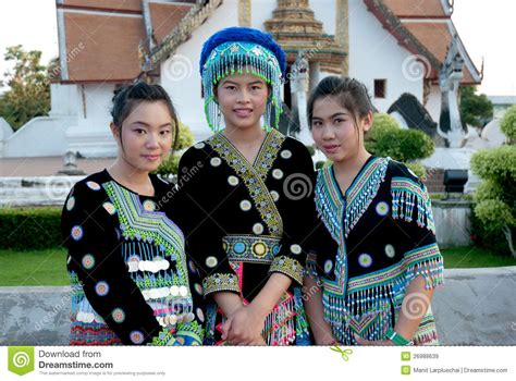 Young Hmong Woman Hilltribe Posing. Editorial Stock Image - Image of ethnicity, ethnic: 26988639