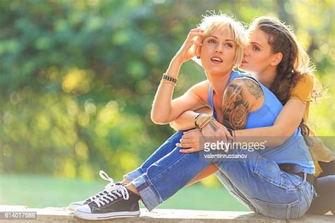 Young Lesbians Kissing Photos Et Images De Collection Getty Images