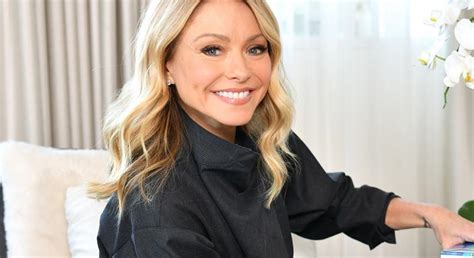 Kelly Ripa Just Showed Off Her Gray Hair Roots In New Photos On
