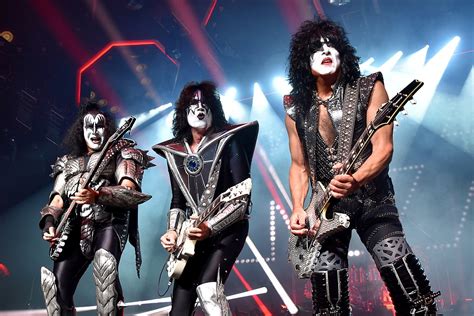 Kiss Resume Farewell Tour After 17 Month Delay Photos Set List