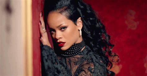 Os 80 melhores GIFs da Rihanna para você usar RIHANNA br