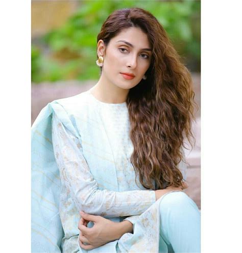 Pin By Syed Aman Ali On Ayeza Khan Ayeza Khan Hijabi Girl Pakistani