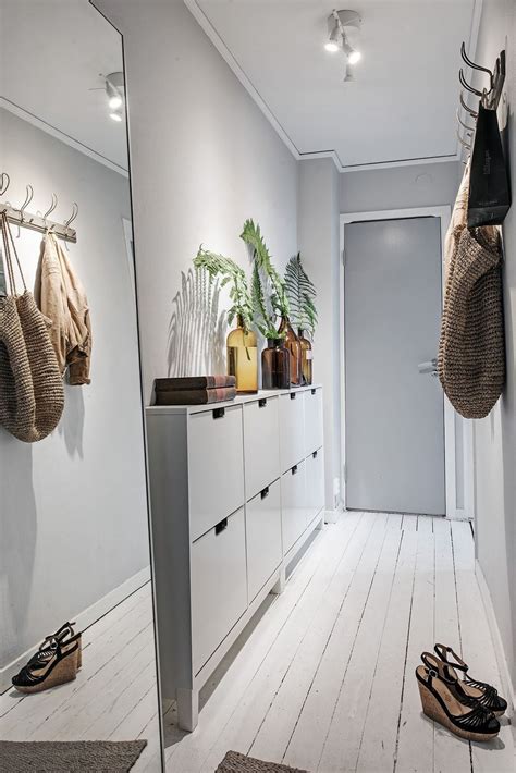 Make A Big First Impression With These 9 Narrow Entryway Ideas In 2021