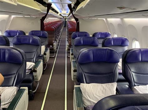 No ambient lighting or personal entertainment screens unfortunately! Review: Malaysia Airlines Business Class Boeing 737-800 ...