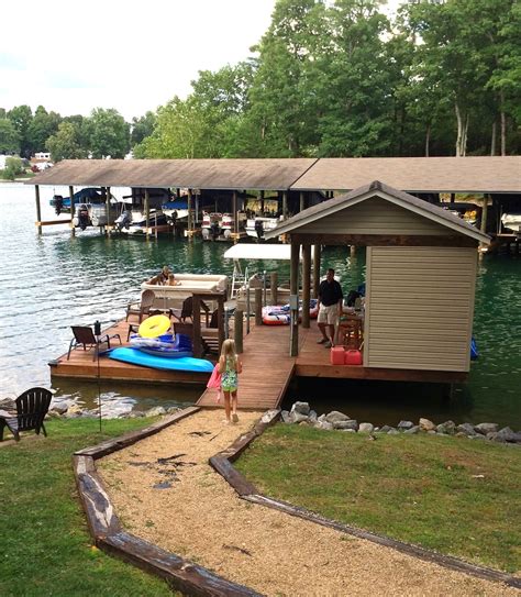 Waterfront and water access homes and lots for sale. K :) the family historian: Smith Mountain Lake