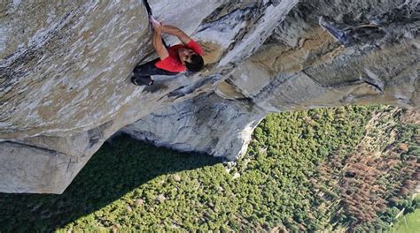 climber alex honnold becomes first person to free solo yosemite s el capitan men s journal