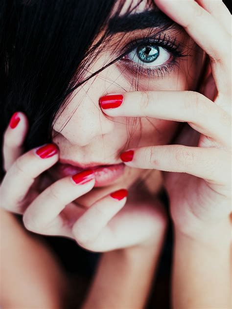 Hands On Face Pictures Download Free Images On Unsplash