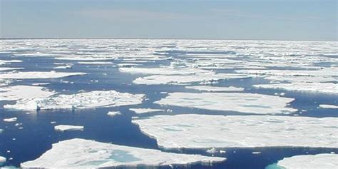 Kutub utara disebut dengan nama arktik dan kutub selatan disebut dengan nama antartika. isamas54: Es Kutub dan Pemanasan Global