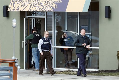 Two Deputies Killed In Lunchtime Shooting At A Maryland Panera Bread The Washington Post