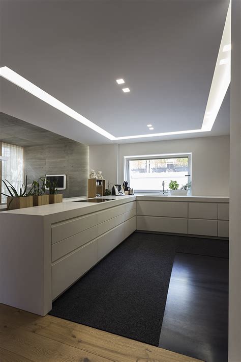 Controsoffitto con faretti led cerca con google controsoffitto. Illuminare la cucina con strisce led e faretti - Architempore