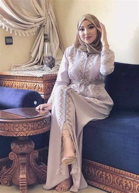 Pin By Lubaba Tayfour On Kaftan احتشام و رقي Modest Fashion Outfits Modest Fashion Hijab