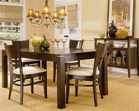 Casual Dining Rooms Decorating Ideas For A Soothing Interior