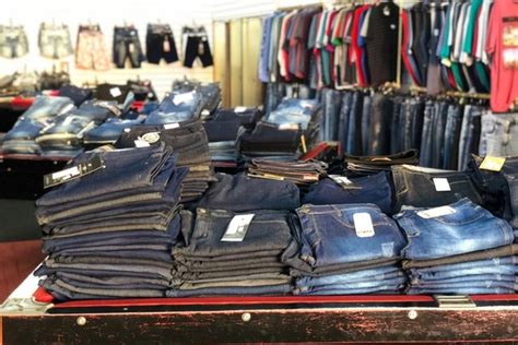 aproveite os preços imbatíveis da mega jeans leve 2 calças jeans por r 99 90