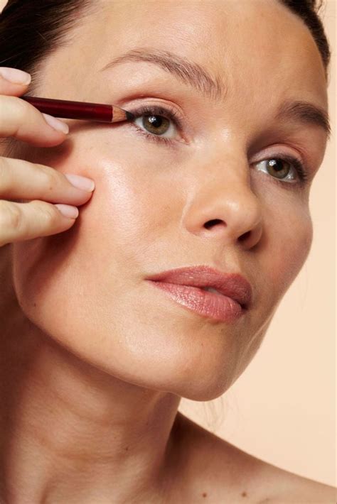 The Secret To Instantly Younger Eyes Makeup Tips To Look Younger