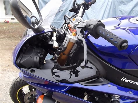 This is our beautiful yamaha yzf r1 2007, 07 in blue, only 11462 miles with service history, r&g crash protectors, r&g axle sliders, pazzo levers, r&g tail. YZF-R1（07-08）のアップハン化 バーハンドルへの交換
