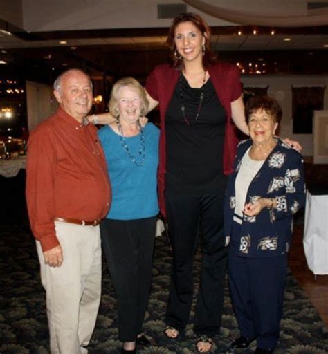 Terrifyingly Tall Women 30 Pics