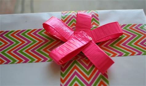 Diy T Wrapping Trick With Duct Tape 101 Duct Tape Crafts