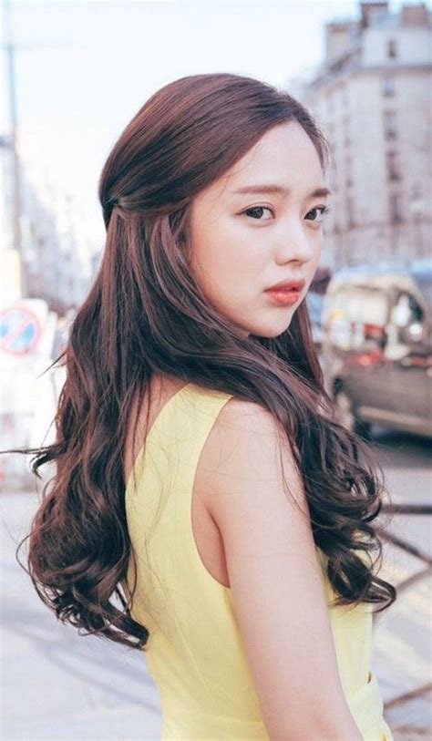 Ya, gaya rambut wanita korea ini merupakan potongan segi dengan layer pendek. 15+ Model Rambut Segi Panjang dan Pendek Terbaru Tahun 2019