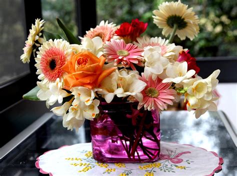 2800x2090 Gerbera Roses Freesia Bouquet Vase Composition