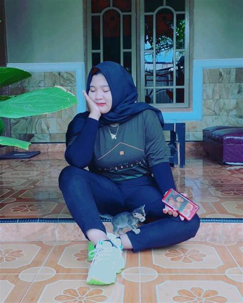 Novaarthatina16💕🐼🍌 Di Instagram Serius Lanjut Gk Serius Yasudah Beautiful Hijab Beautiful