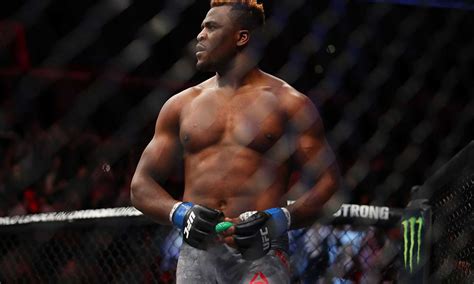 Ngannou made his promotional debut against fellow newcomer ngannou next faced promotional newcomer curtis blaydes on 10 april 2016, at ufc fight night 86. Profil Francis Ngannou - Squarechamps