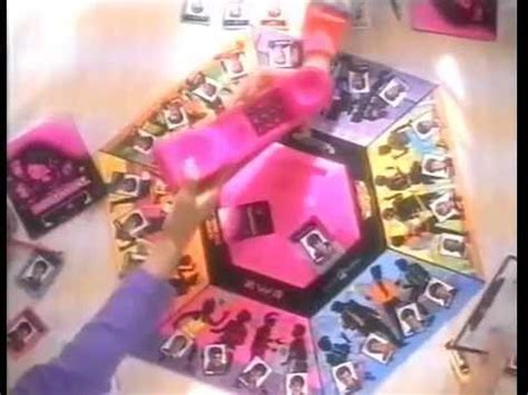 Así sea que tu envase linea directa juego de mesa trabaje en una oficina o bien sencillamente le agrade utilizar calcetines caprichosos, estos dos pares son indispensables. Anuncio Linea directa - Juego (1996) - YouTube