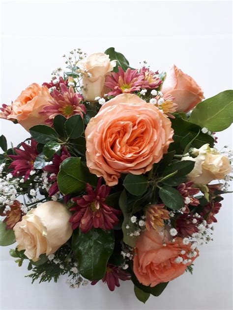 Apricot And Peach Roses With Daisy And Babies Breath White Wedding