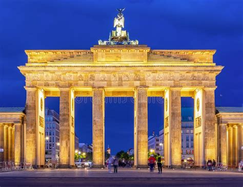Brandenburg Gate Brandenburger Tor At Night In Berlin Germany Stock