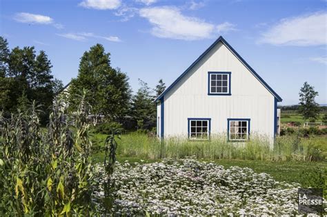 Maison unifamiliale offrant une surface sous compromis : Saint-Jean-Port-Joli: l'art de la coquetterie | Violaine ...