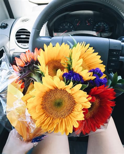 1,830 likes · 7 talking about this · 713 were here. *goes to the grocery store just to get pretty flowers ...