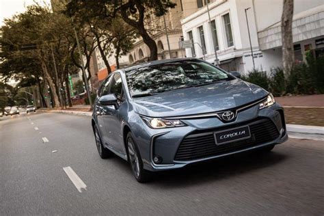 Toyota oferece Yaris Corolla sedã e Cross Hilux e RAV por assinatura preços
