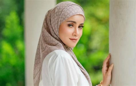 Olla Ramlan Pakai Baju Ketat Ditegur Dewi Sandra