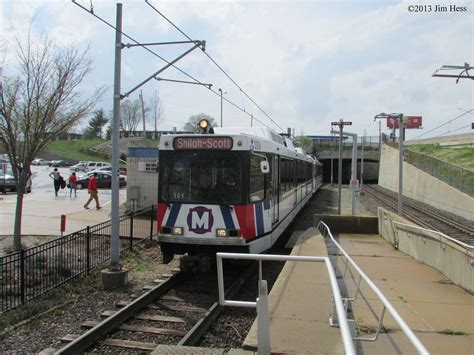 St. Louis MetroLink Car 3018 arrives at North Hanley, past… | Flickr