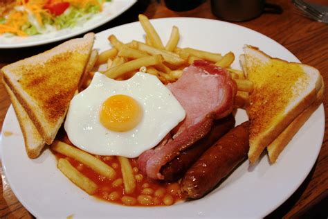 Arsenal, spotify va faire une deuxième offre. english breakfast | this one is for nicolas | robby-T | Flickr