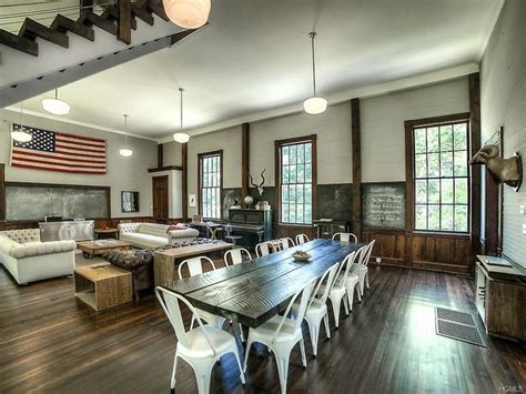 A Classic One Room Schoolhouse For Sale In New York One Room Houses